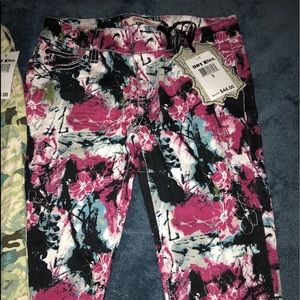 Pink Flower Hot Kiss Skinny Jeans